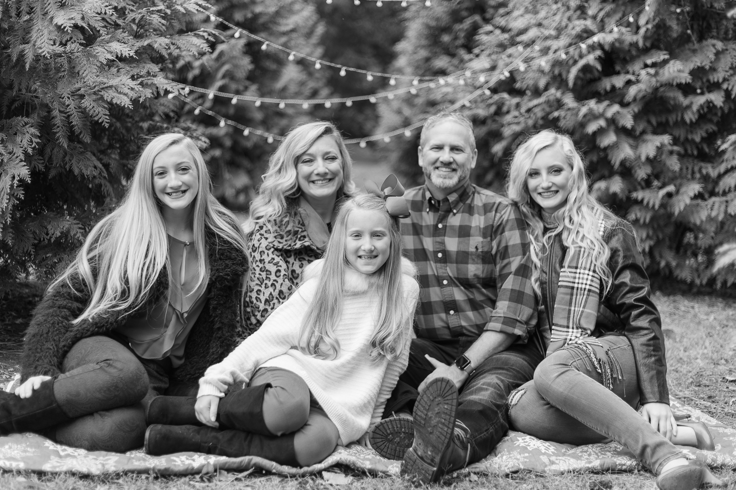 Family Christmas Mini Session in Gurley, Alabama by Jade Alexandria Photography in Huntsville, Alabama
