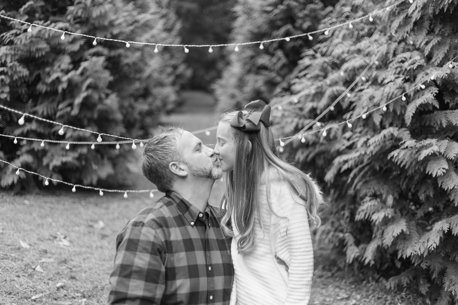 Dad and daughter Christmas Mini Session by Jade Alexandria Photography | Huntsville, Alabama Portrait Photographer