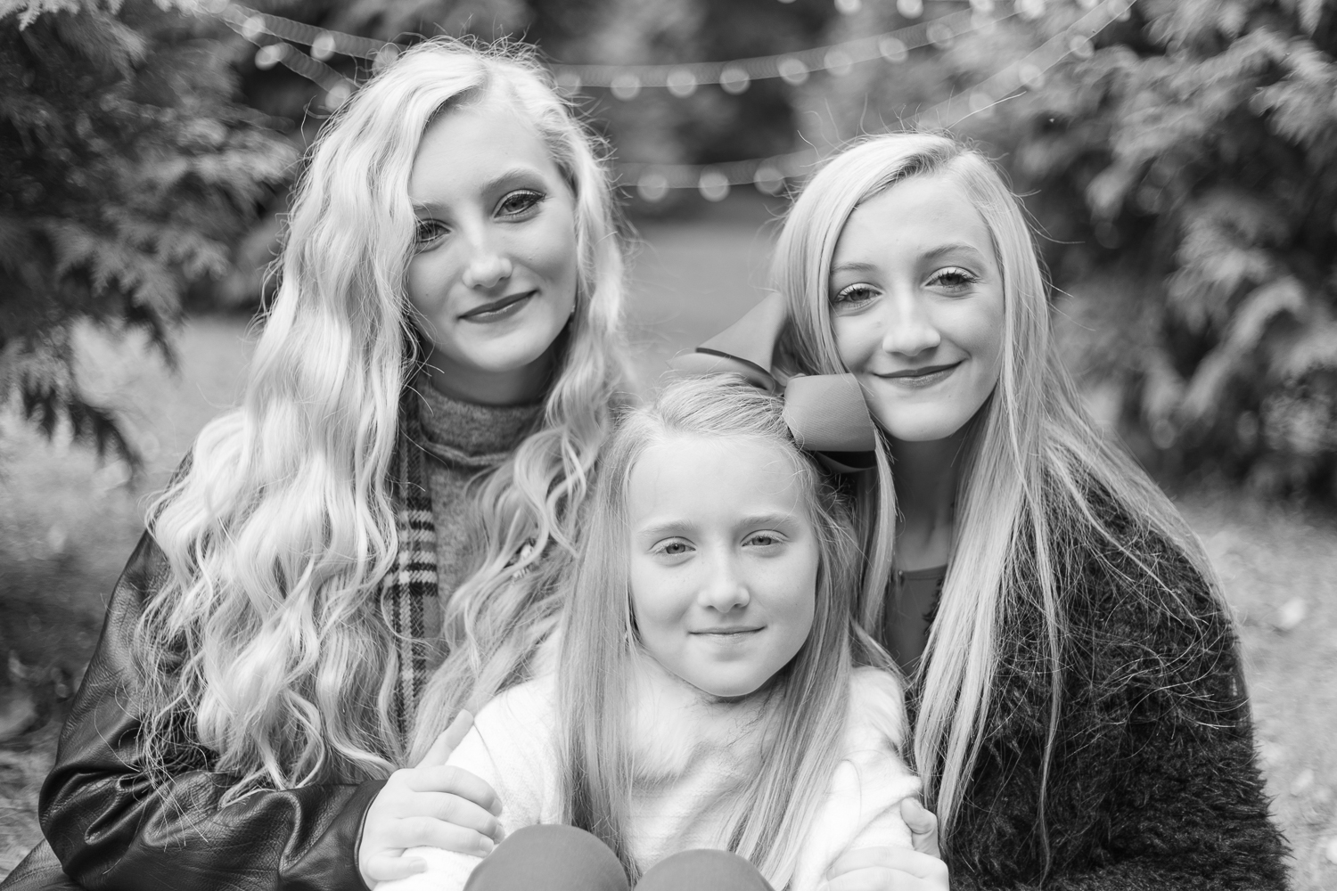 Black and white sibling photo | Christmas Mini Session by Jade Alexandria Photography, Huntsville, Alabama Portrait Photographer